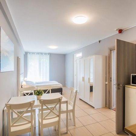 Riviera Apartmanhaz Шиофок Экстерьер фото