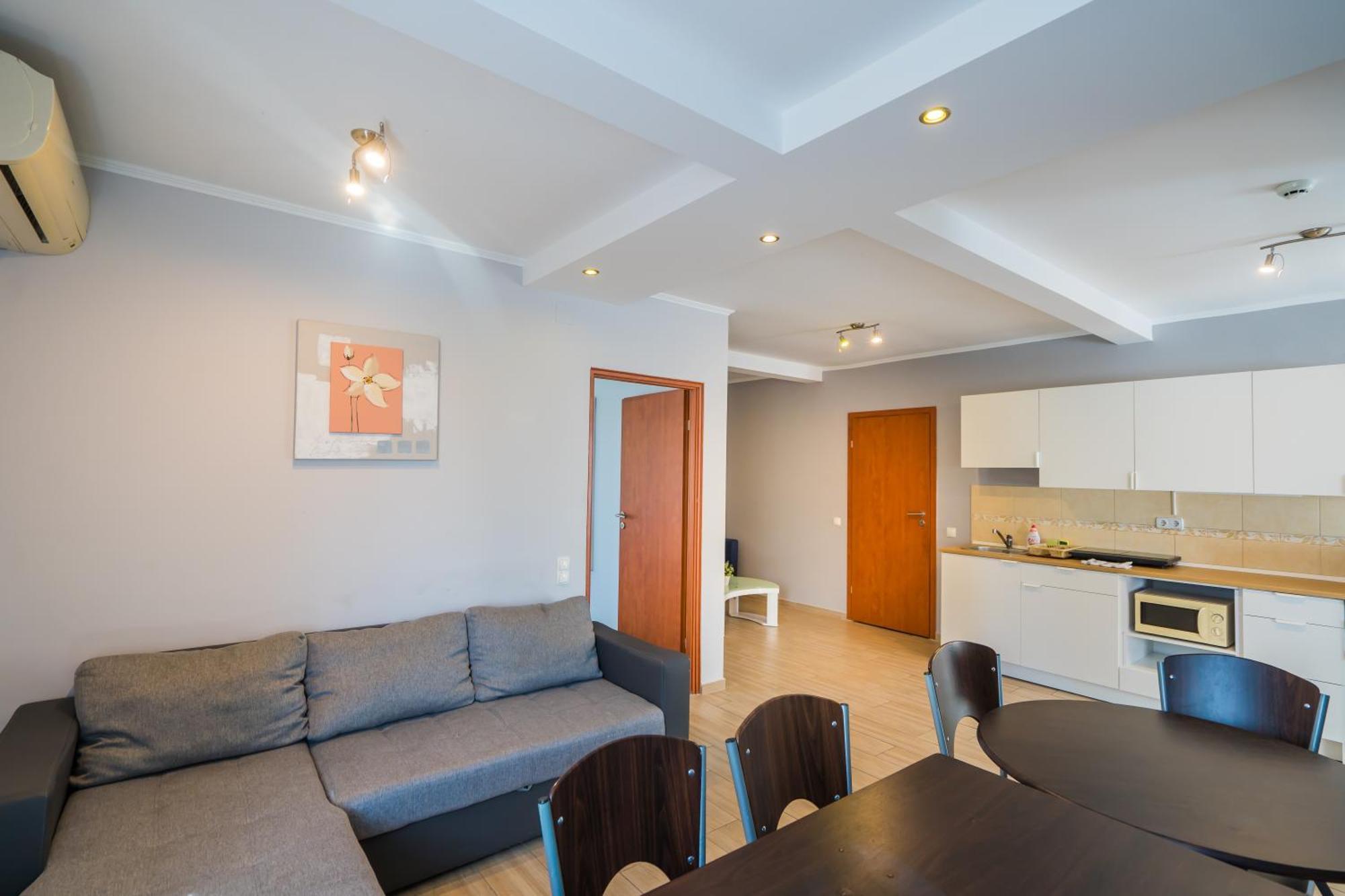 Riviera Apartmanhaz Шиофок Экстерьер фото