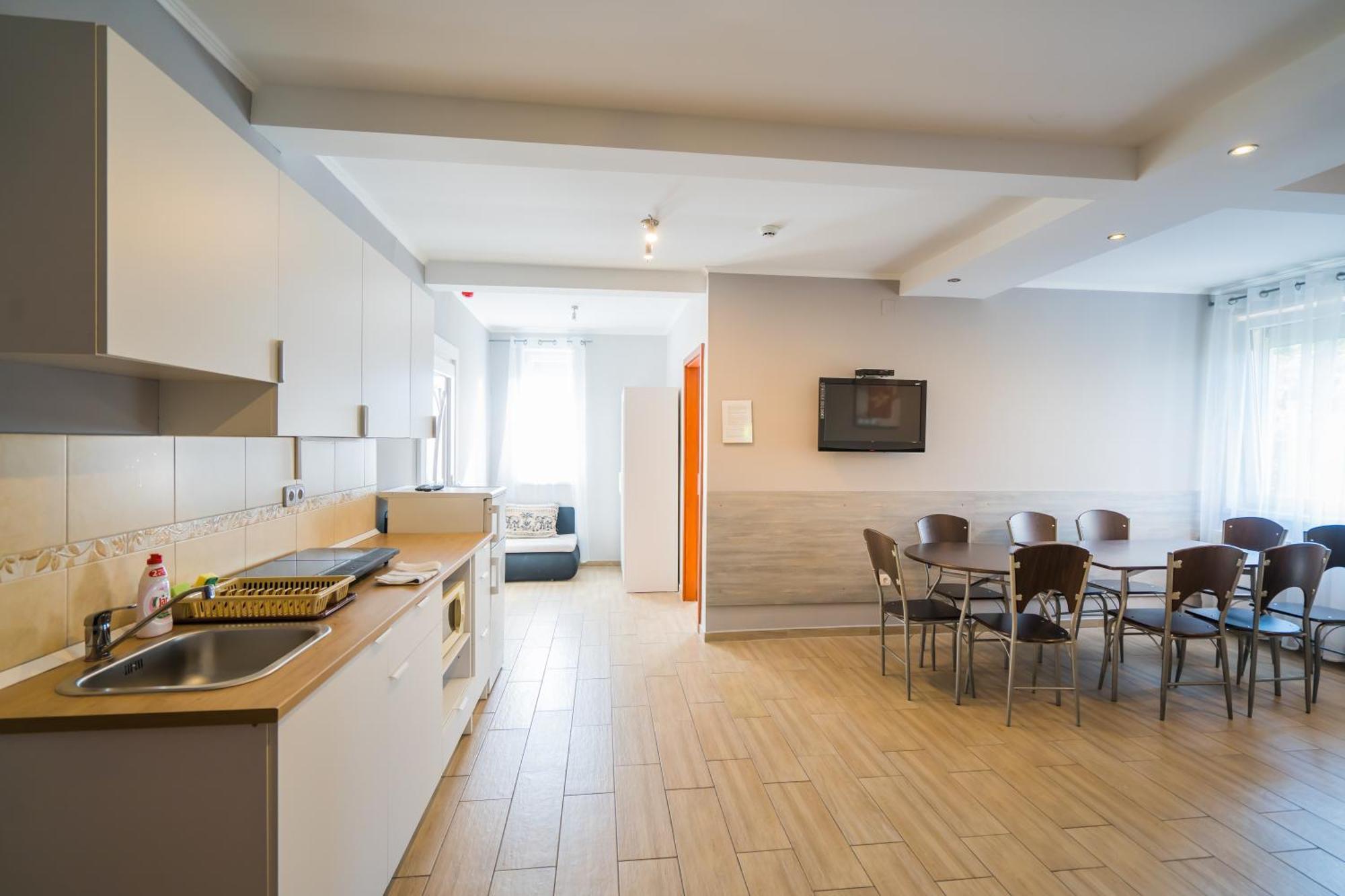 Riviera Apartmanhaz Шиофок Экстерьер фото