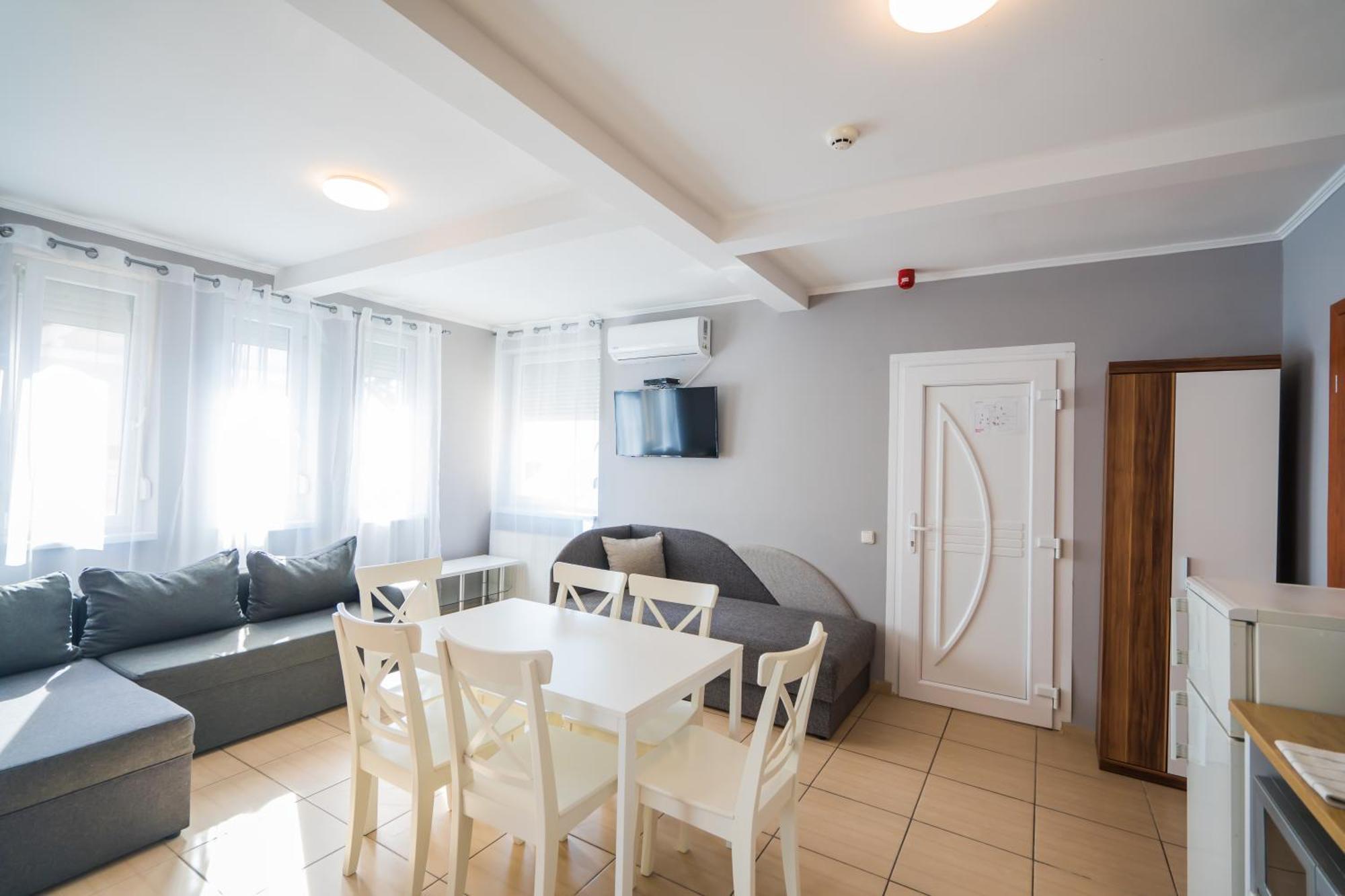Riviera Apartmanhaz Шиофок Экстерьер фото
