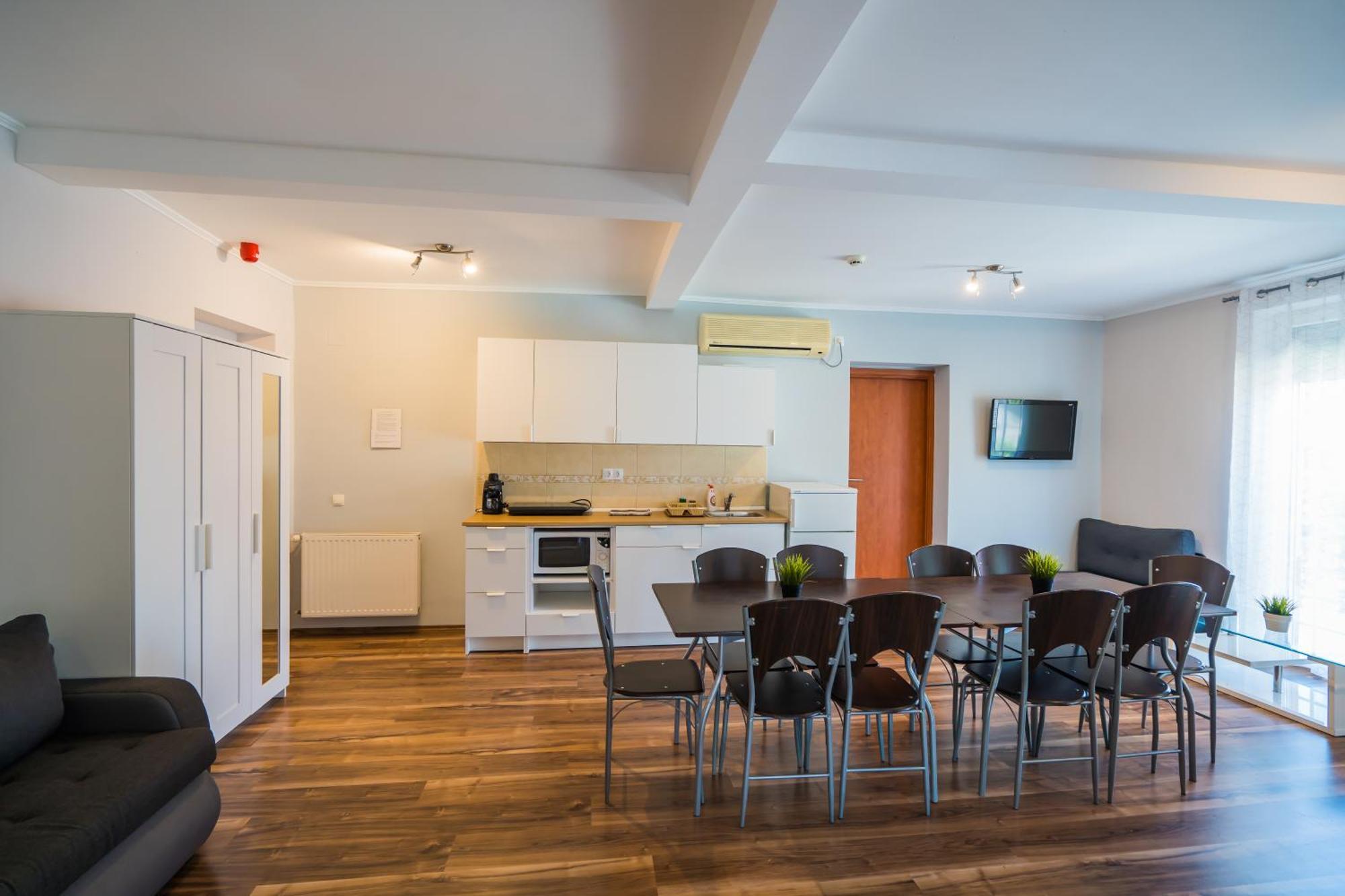 Riviera Apartmanhaz Шиофок Экстерьер фото