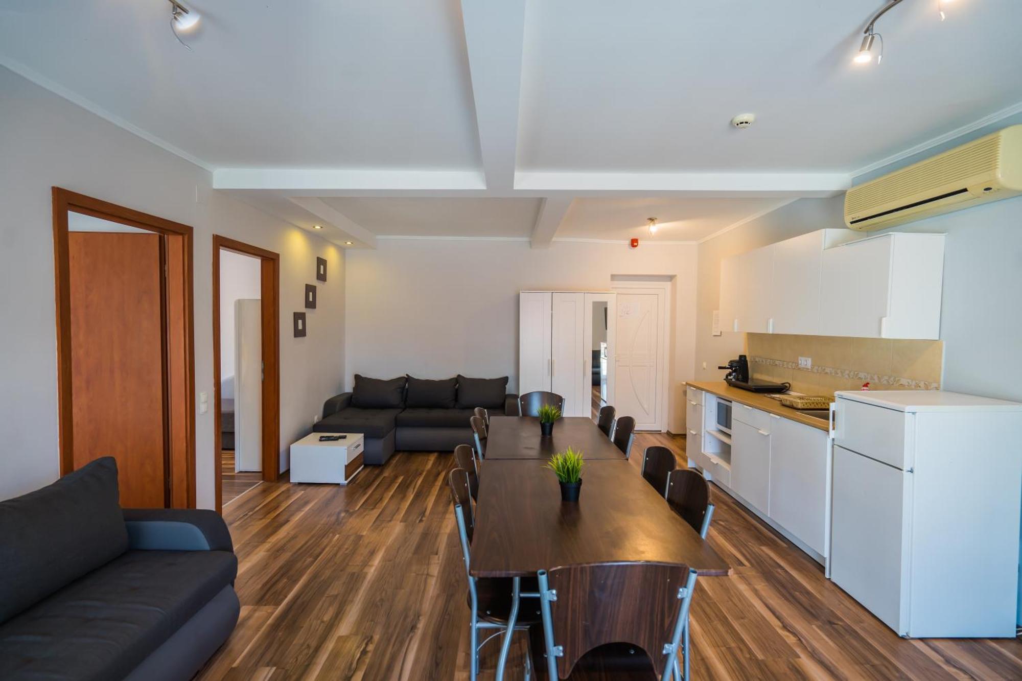 Riviera Apartmanhaz Шиофок Экстерьер фото