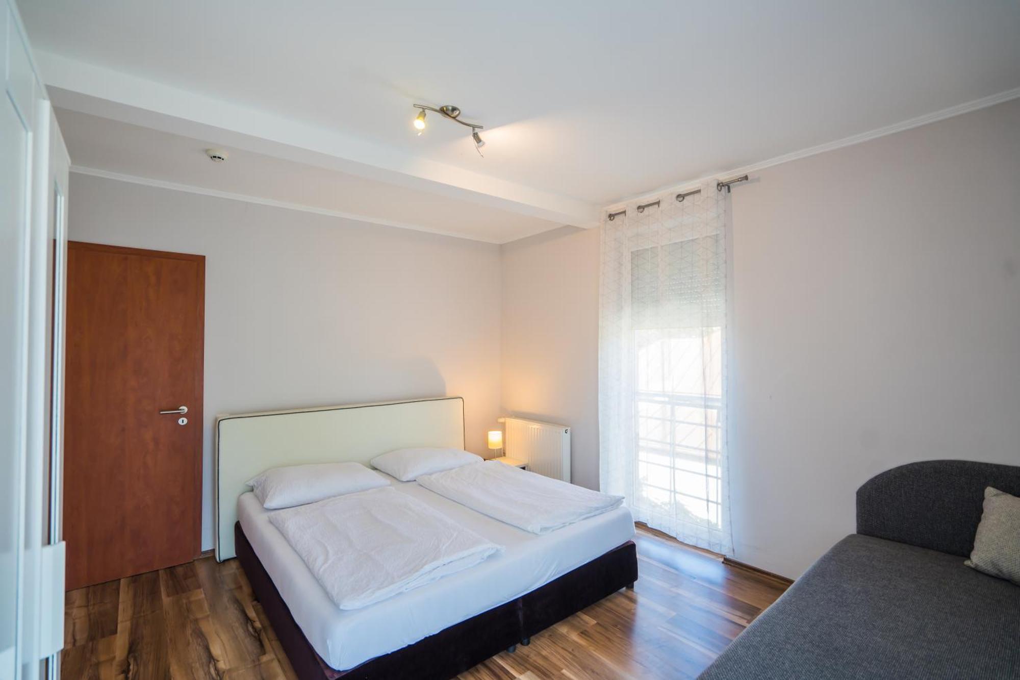 Riviera Apartmanhaz Шиофок Экстерьер фото