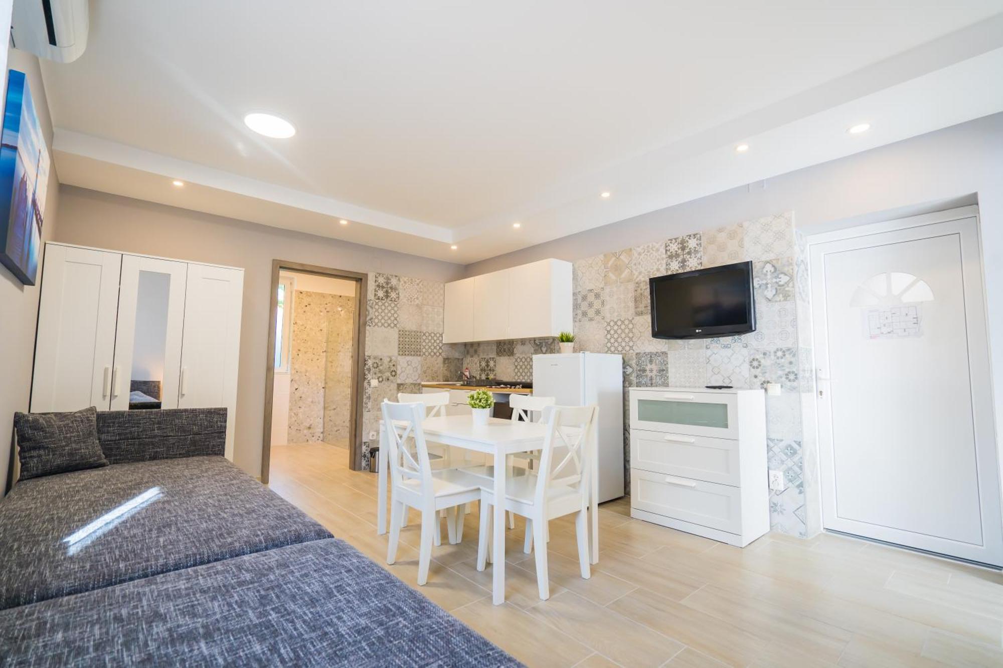 Riviera Apartmanhaz Шиофок Экстерьер фото