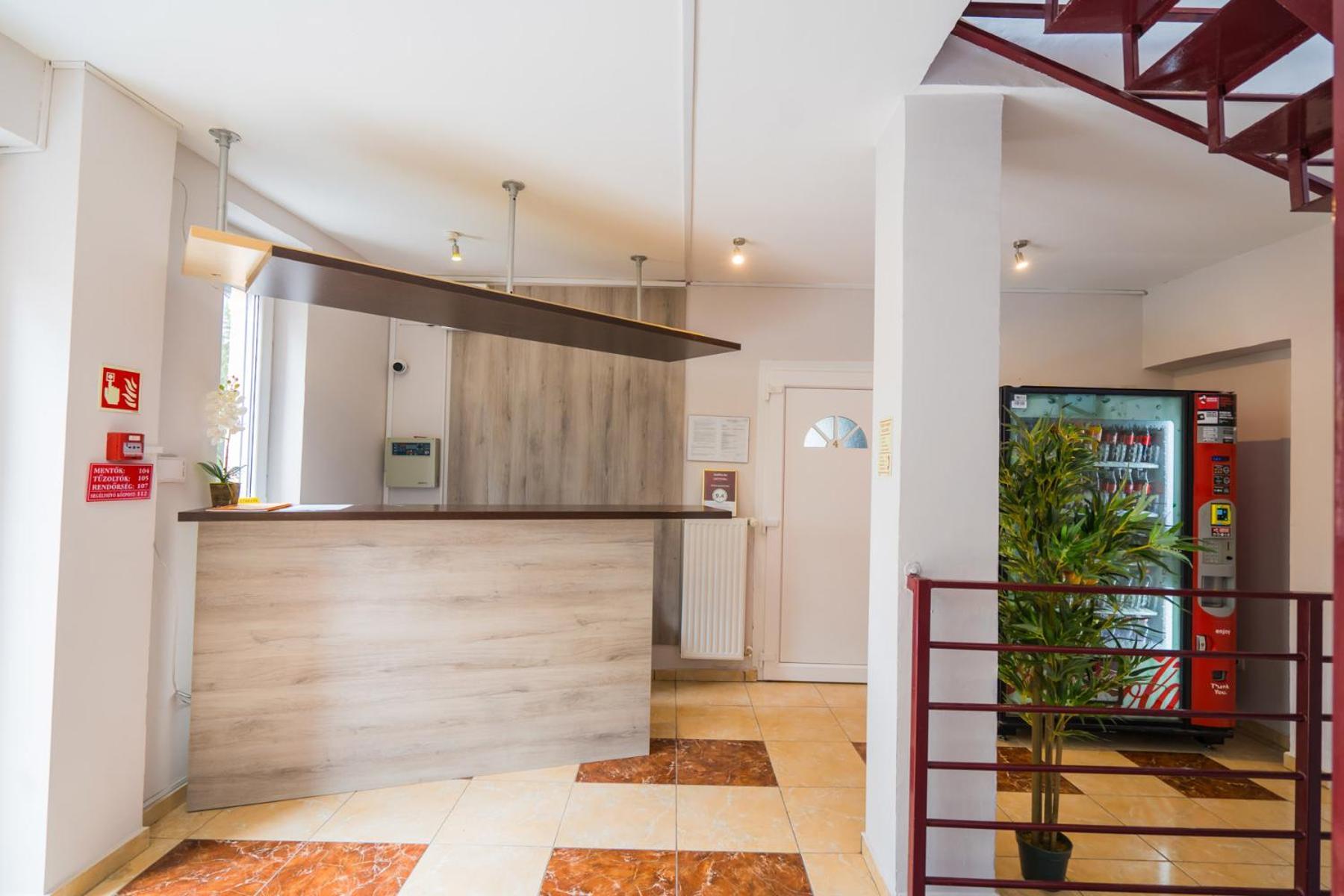 Riviera Apartmanhaz Шиофок Экстерьер фото