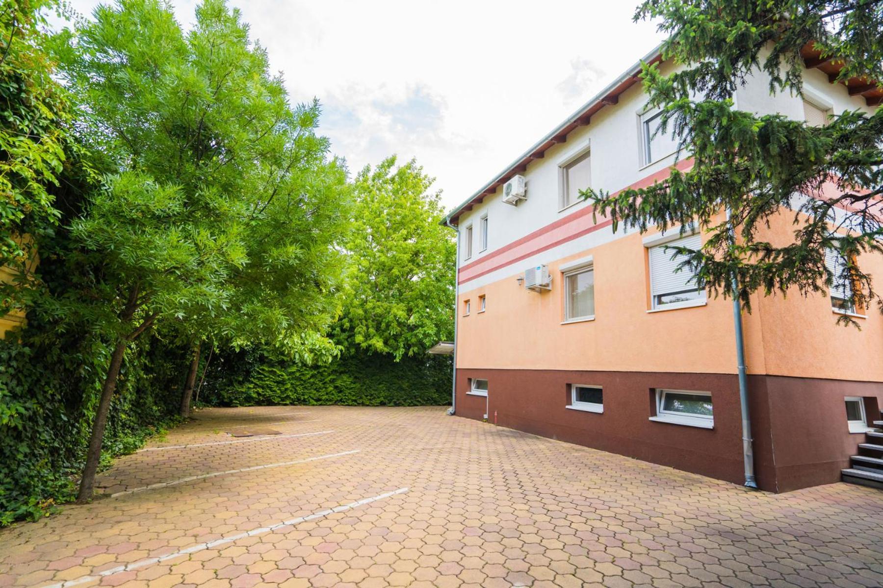 Riviera Apartmanhaz Шиофок Экстерьер фото