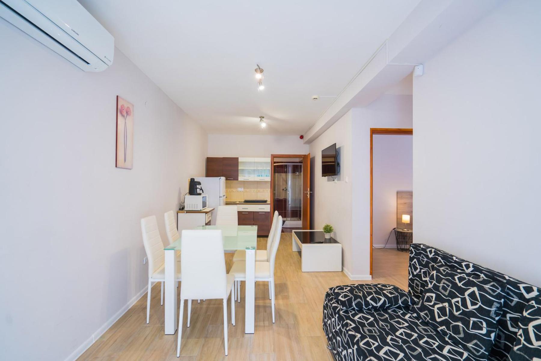 Riviera Apartmanhaz Шиофок Экстерьер фото