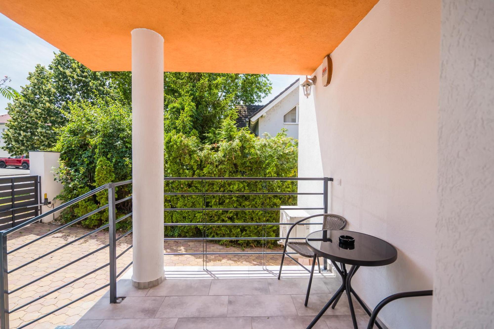 Riviera Apartmanhaz Шиофок Экстерьер фото
