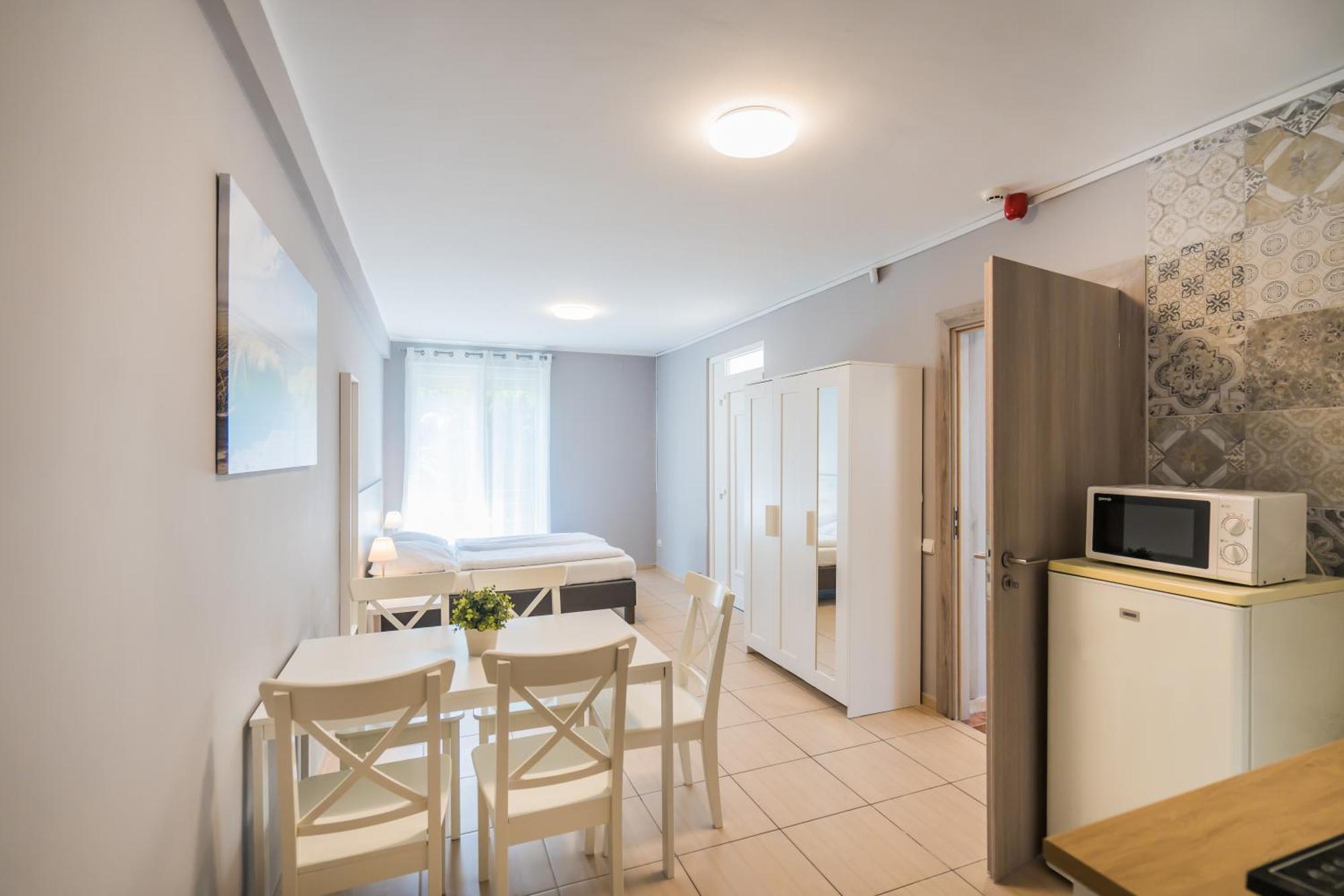 Riviera Apartmanhaz Шиофок Экстерьер фото