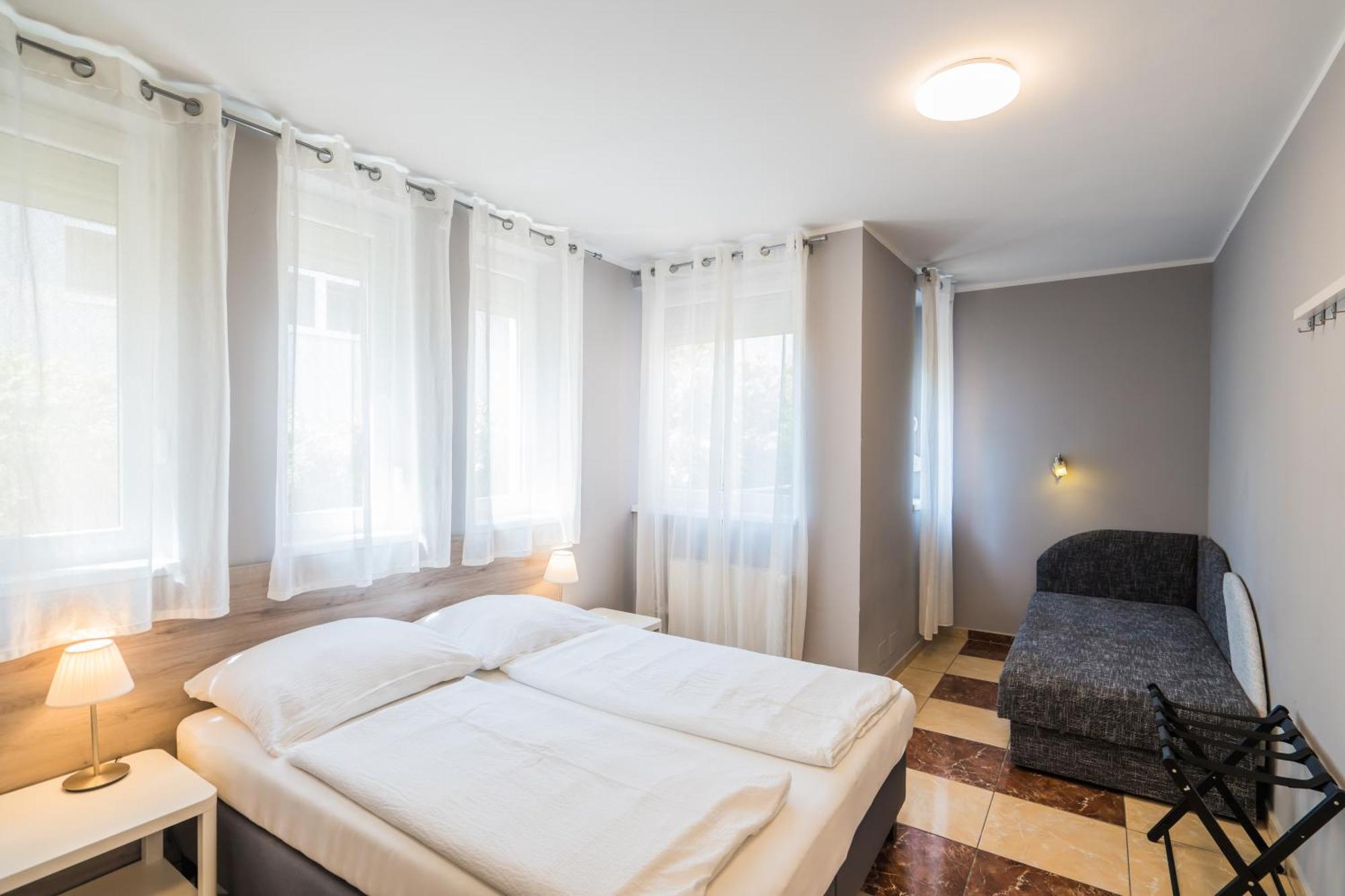 Riviera Apartmanhaz Шиофок Экстерьер фото