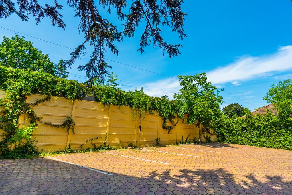 Riviera Apartmanhaz Шиофок Экстерьер фото